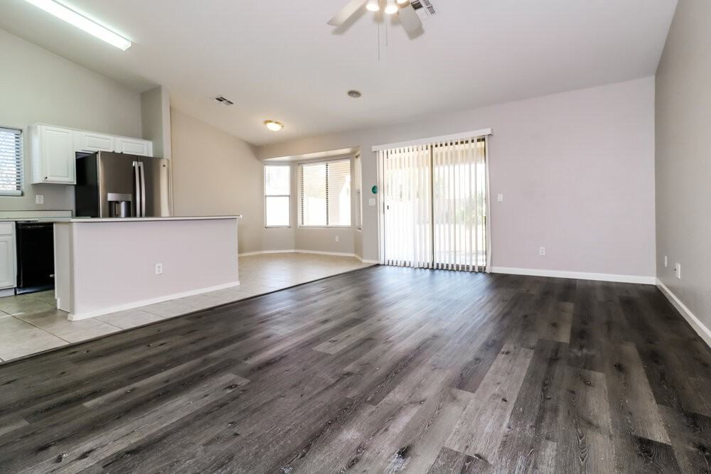 2201 S 82nd Ln - Photo 3 of 16