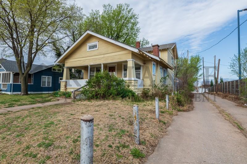 439 N Lorraine Ave - Photo 2 of 33