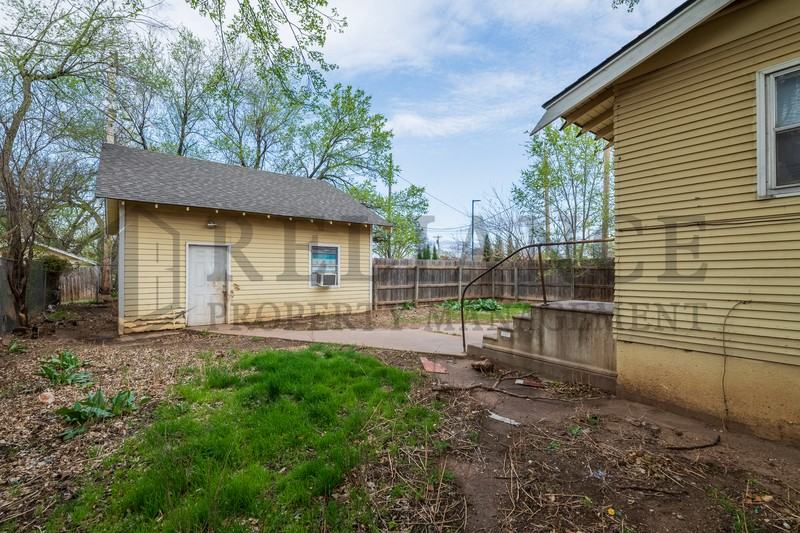 439 N Lorraine Ave - Photo 4 of 33