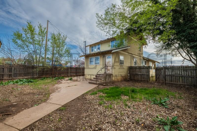 439 N Lorraine Ave - Photo 5 of 33