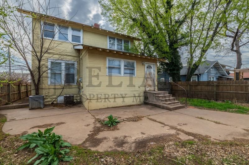 439 N Lorraine Ave - Photo 6 of 33