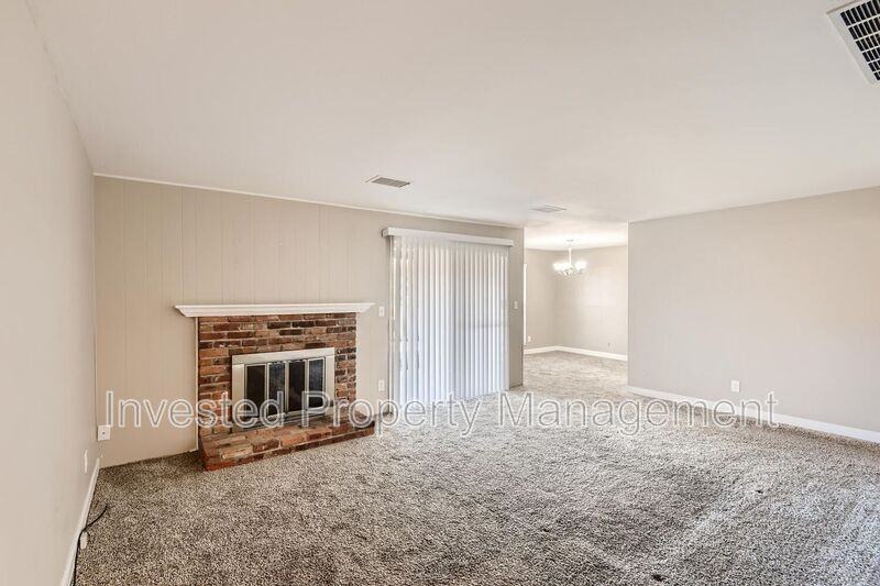 7332 S Xenia Cir #B - Photo 2 of 11