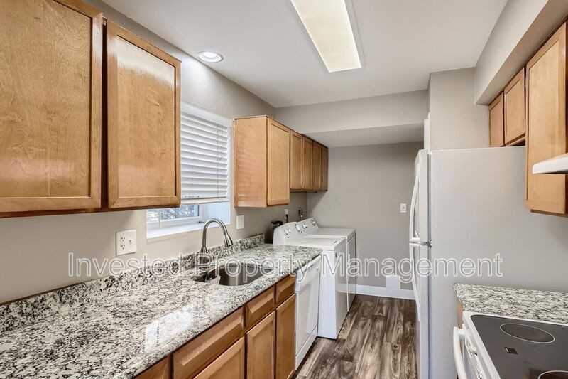 7332 S Xenia Cir #B - Photo 4 of 11