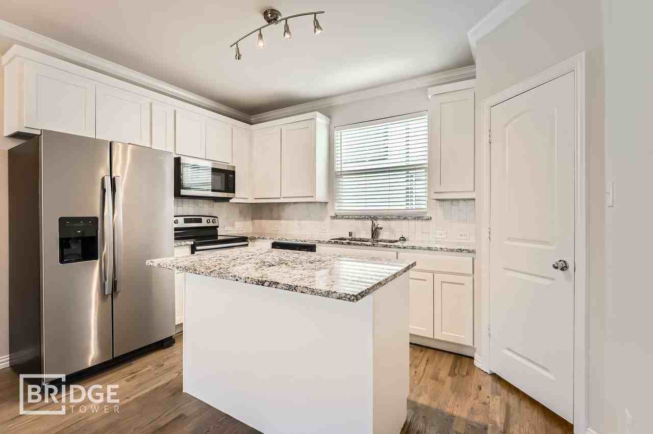 Lamar Townhomes - Photo 4 of 50