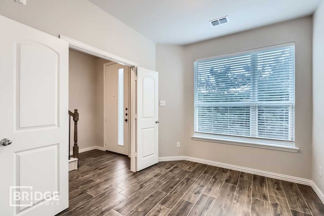 Lamar Townhomes - Photo 6 of 50