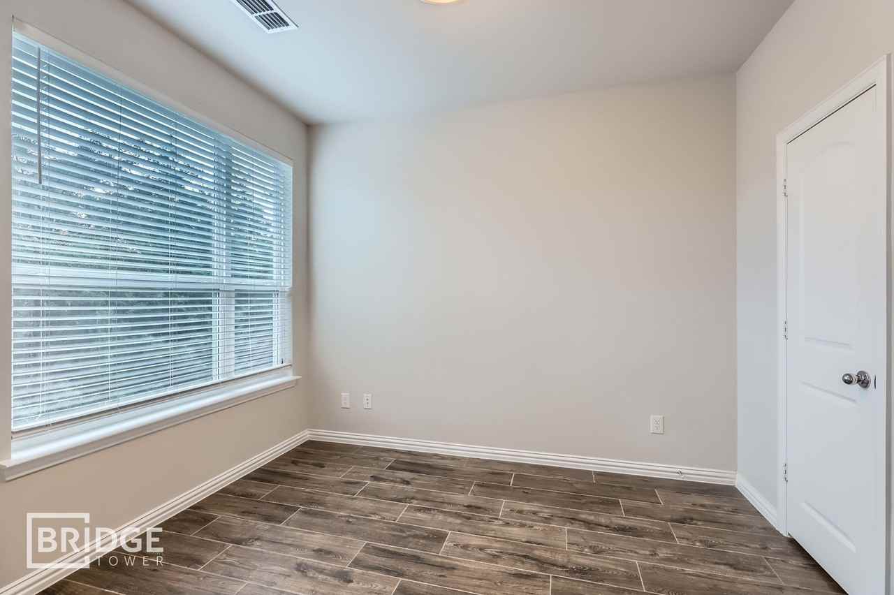 Lamar Townhomes - Photo 7 of 50