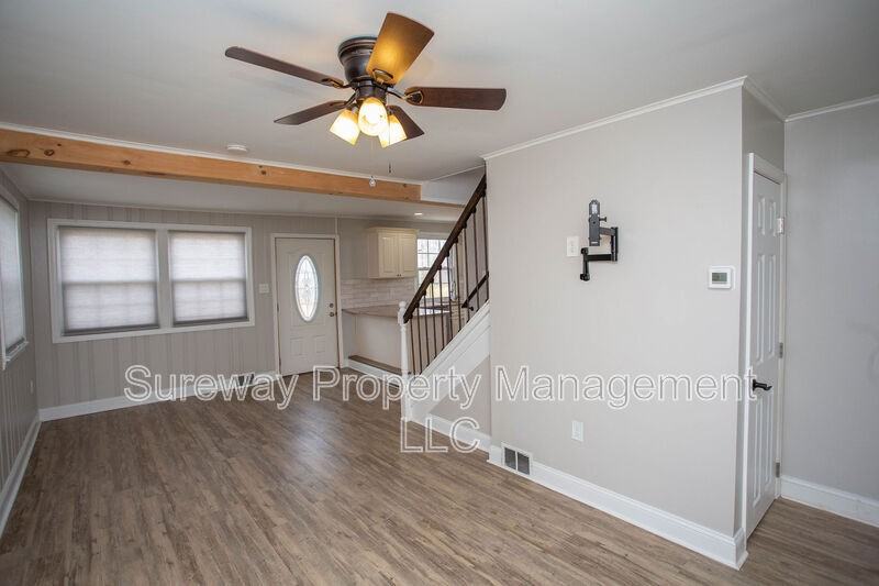 10 Evergreen Ave - Photo 3 of 42