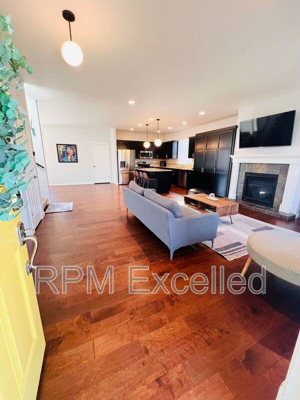 13802 183rd Avenue Ct E - Photo 4 of 33