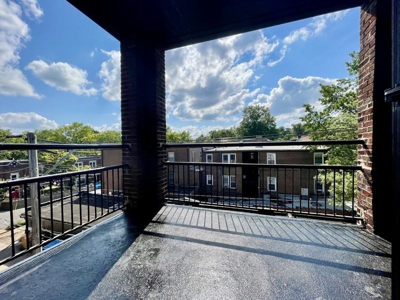 6332 N Rosebury Ave Apt 2w - Photo 3 of 19
