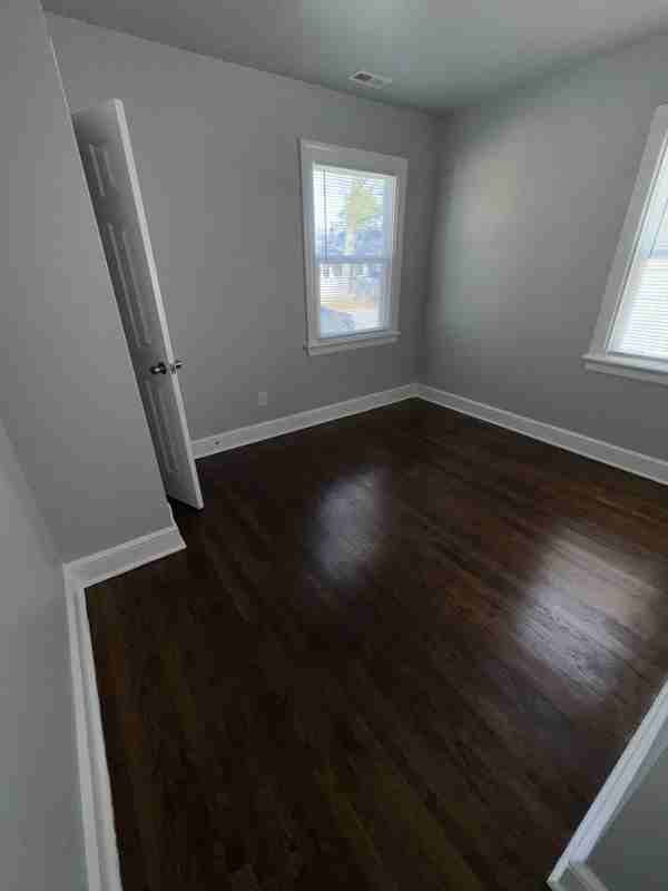 3012 Porter St - Photo 3 of 9