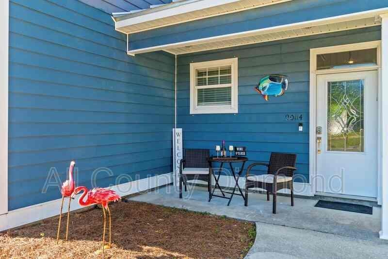 9004 Polly Ave - Photo 4 of 30