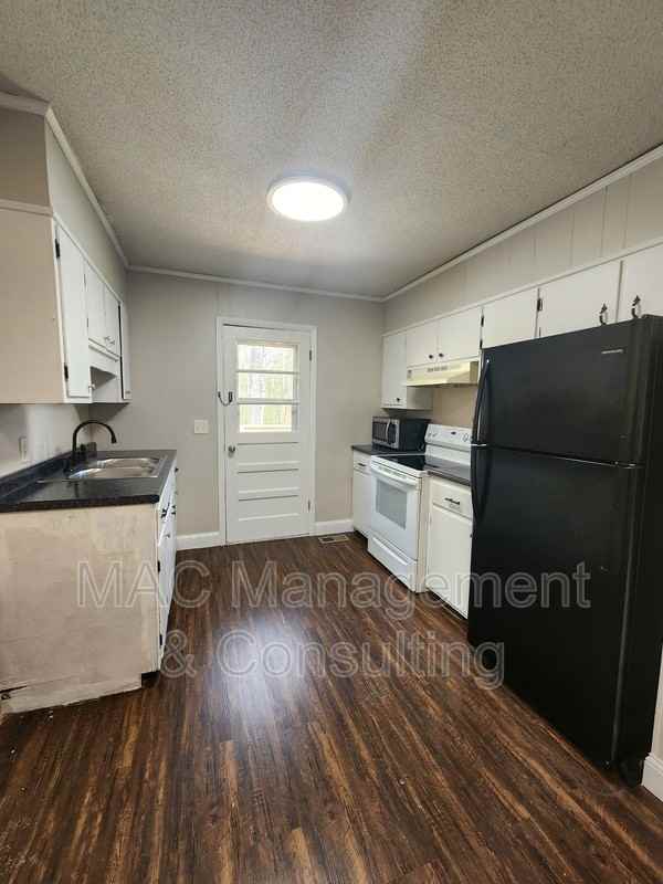 216 Cassetty Ln - Photo 2 of 9