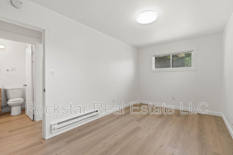 11725 E Alki Ave - Photo 3 of 8