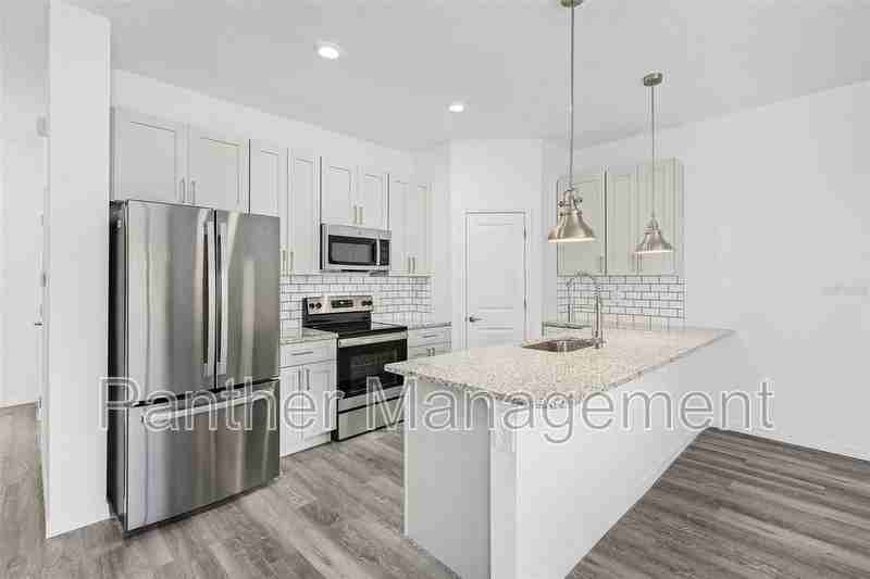 503 Se 5th Pl - Photo 2 of 12