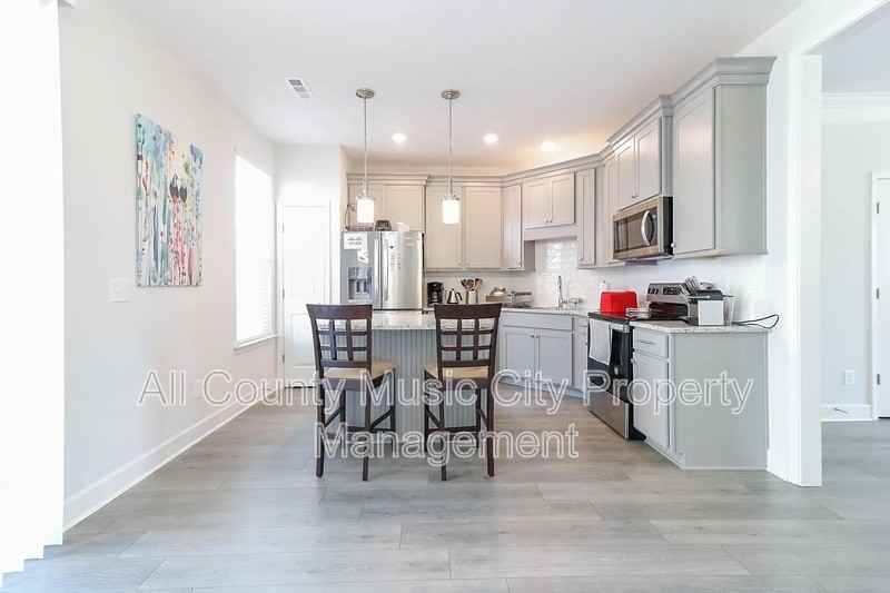 173 Burkitt Commons Ave - Photo 3 of 25