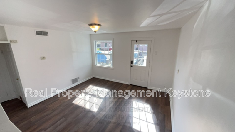 138 Delaware Dr - Photo 2 of 19