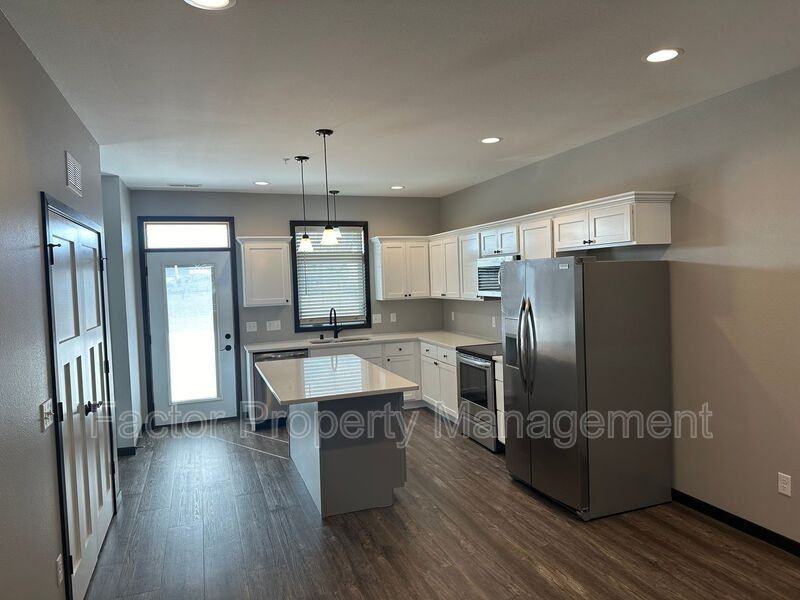 625 Prairie Rose Trl - Photo 2 of 19