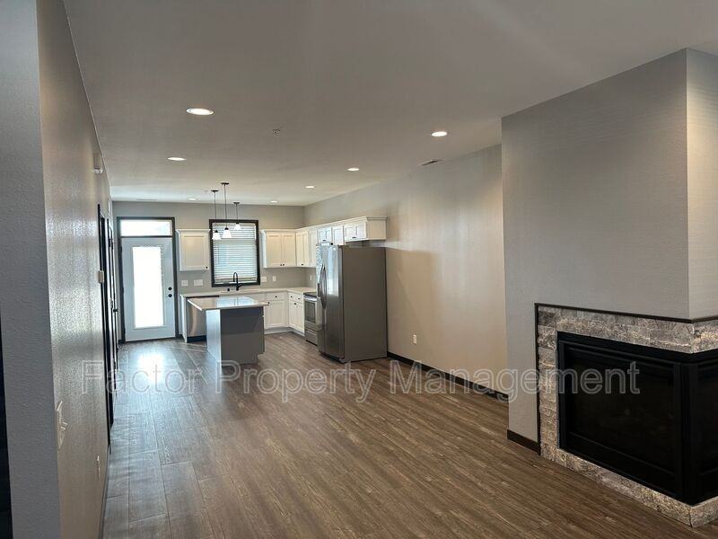 625 Prairie Rose Trl - Photo 3 of 19