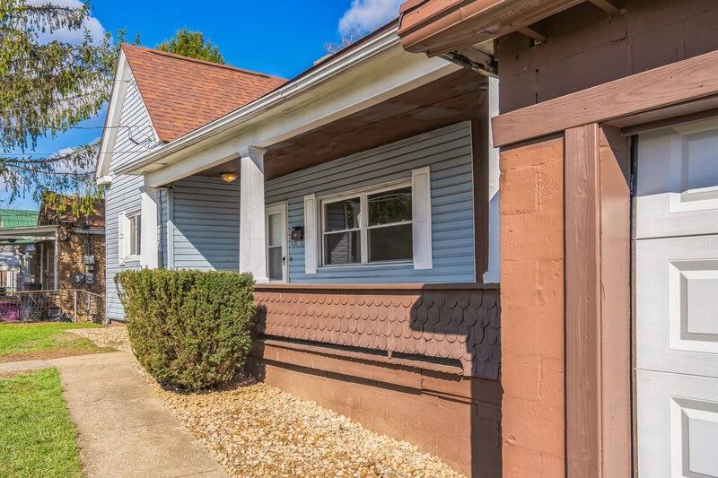 128 Chestnut St - Photo 2 of 30