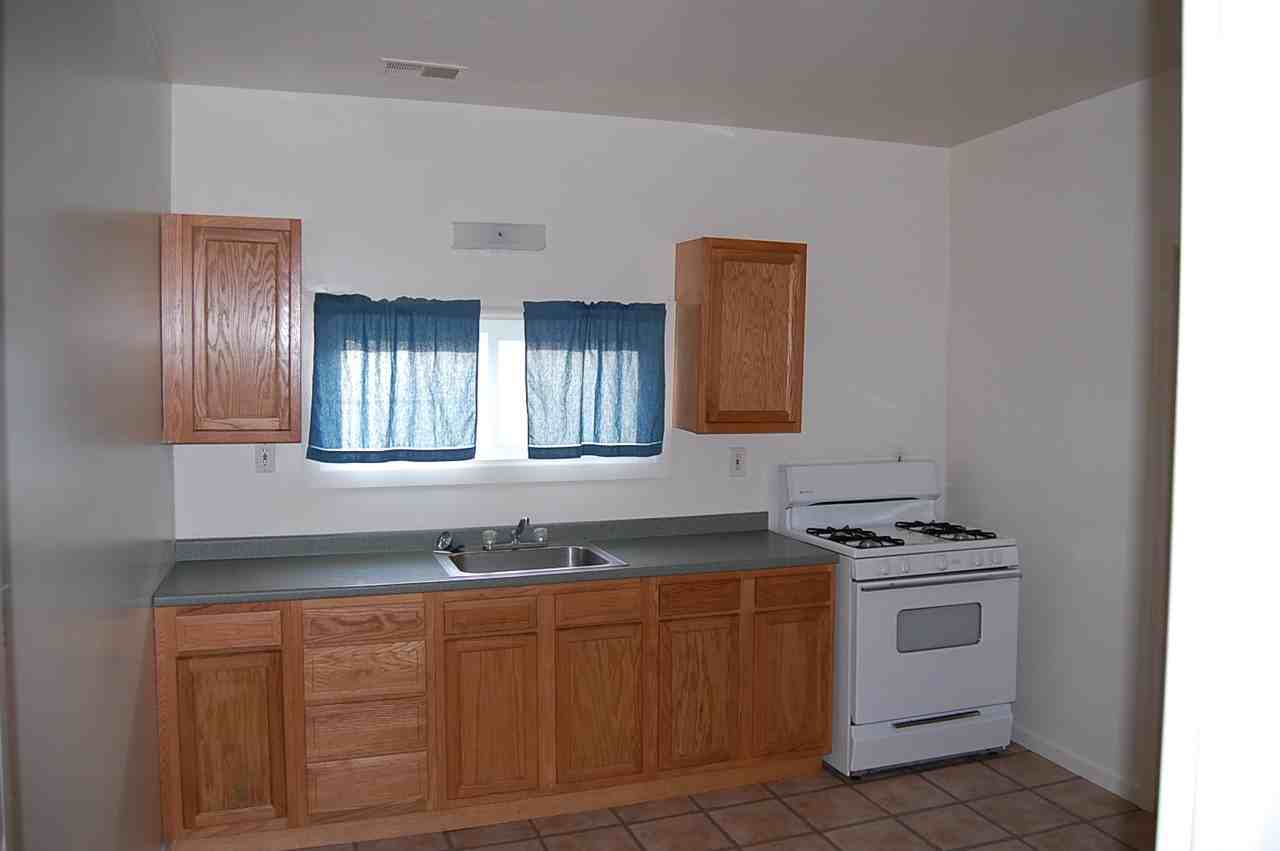 OER2118O - Photo 2 of 3