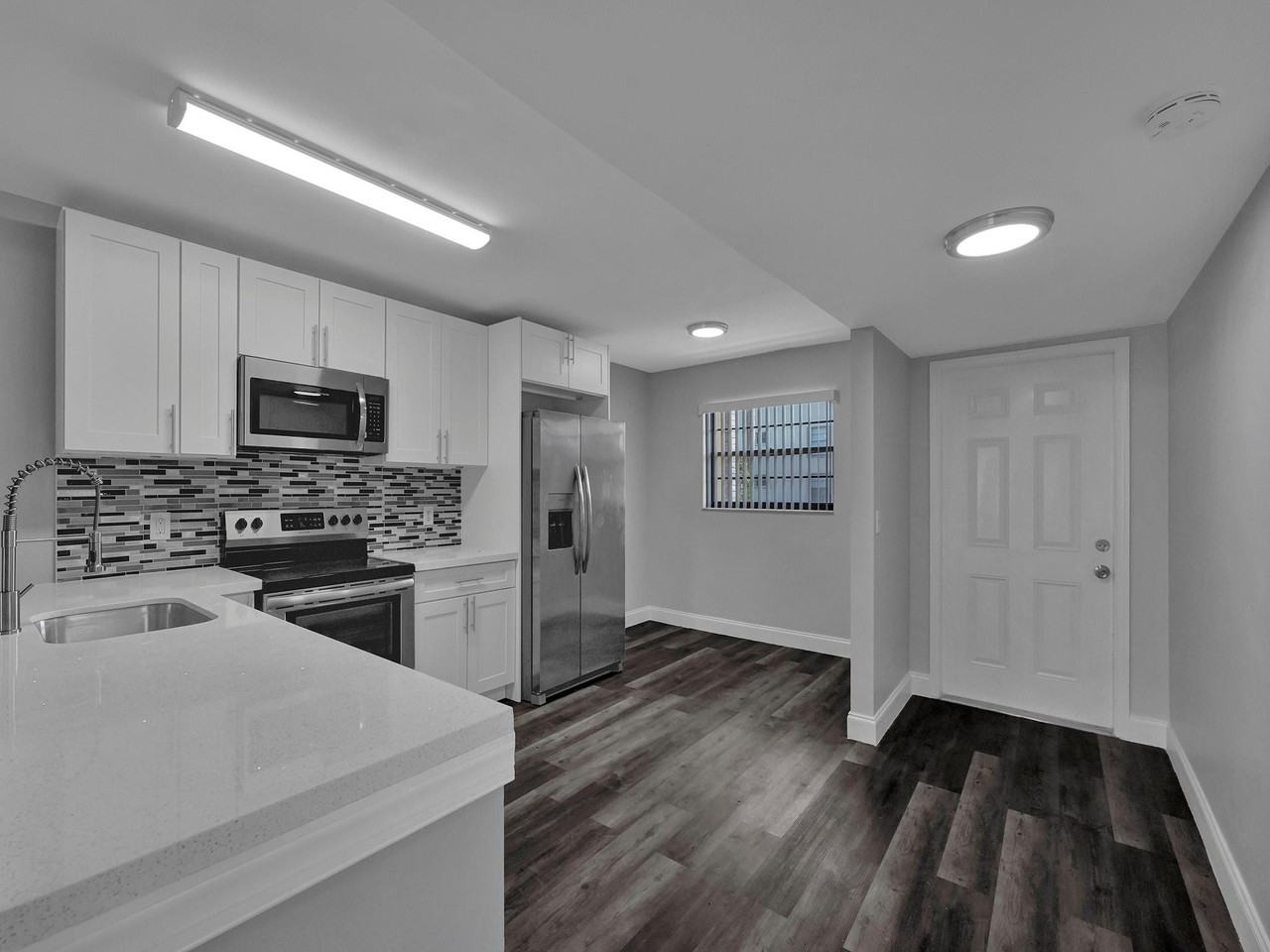 23442 Southwest 57th Avenue - Photo 3 of 7