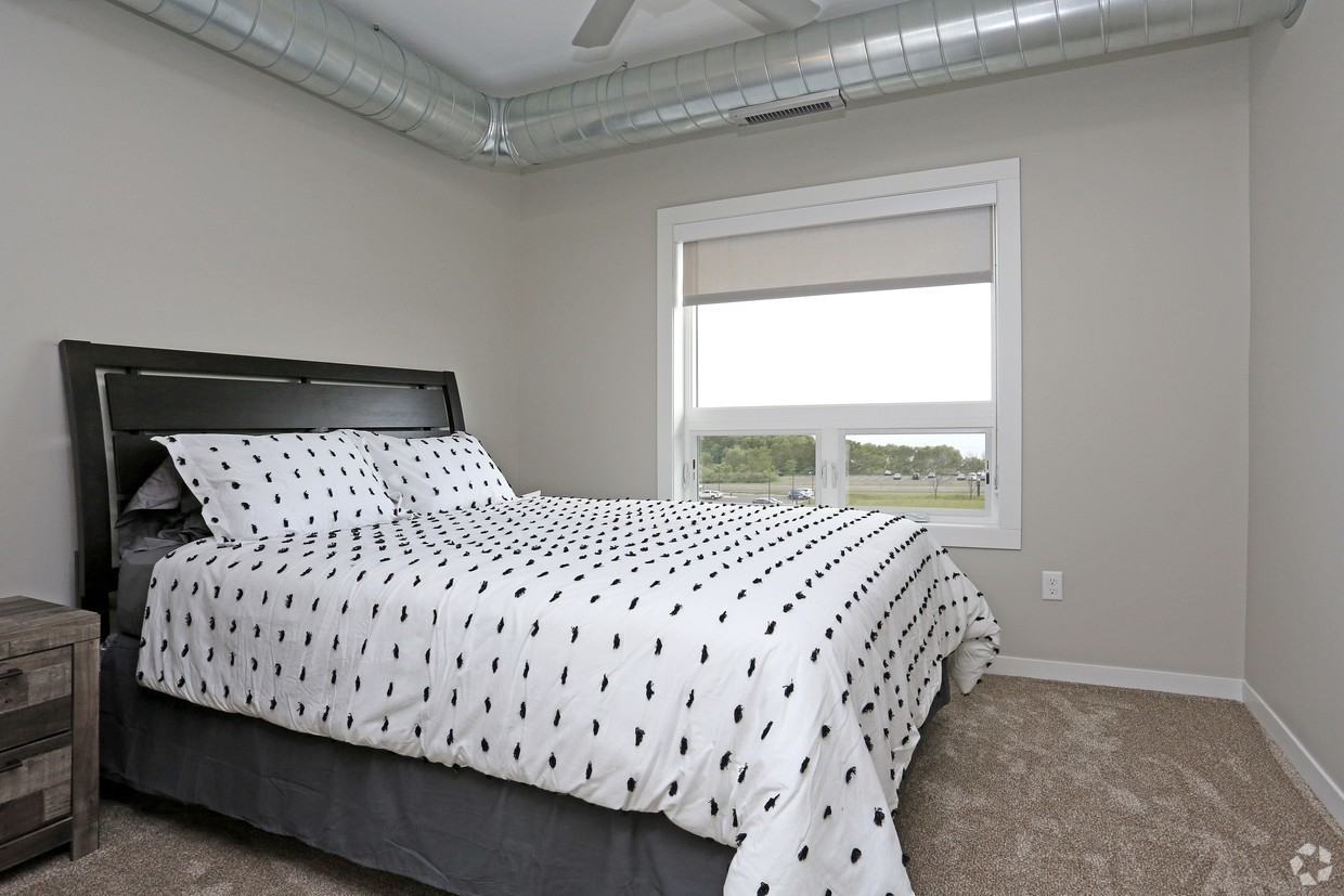 320 North - Photo 3 of 11