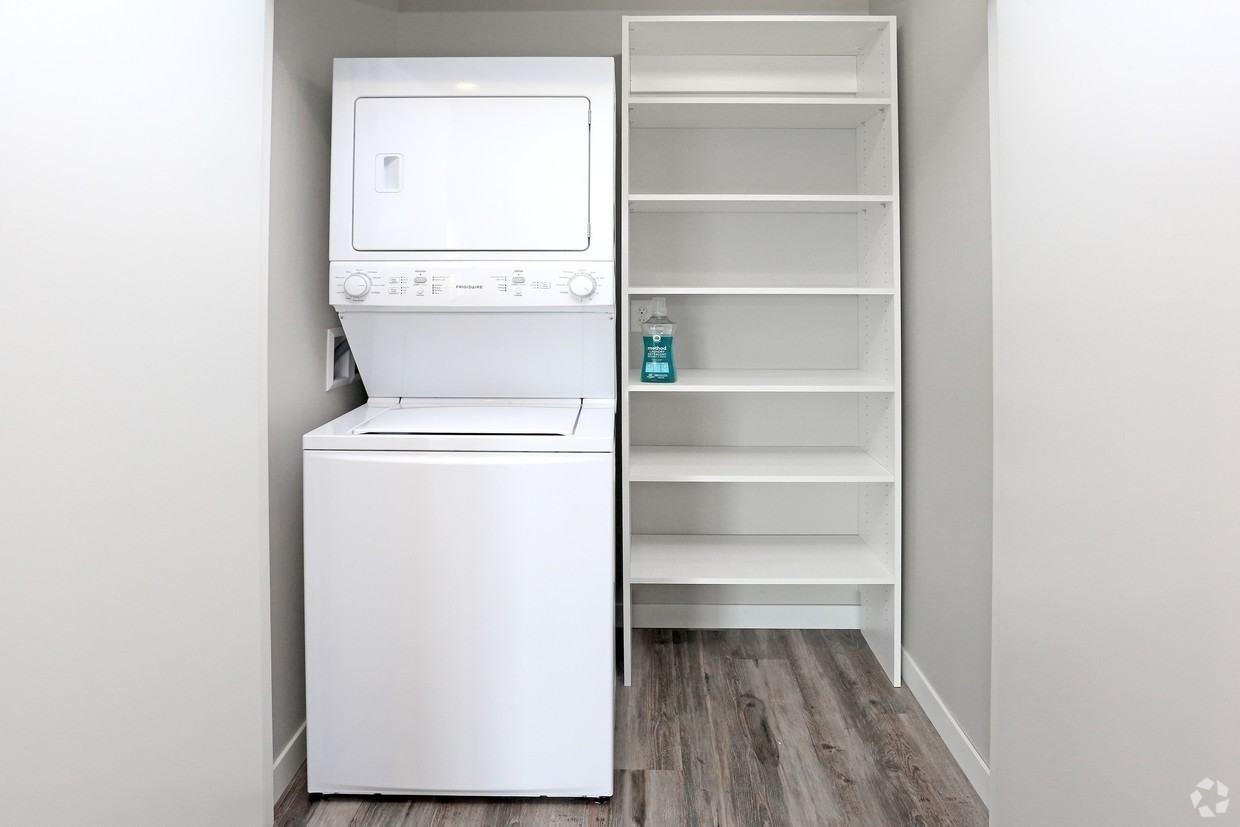 320 North - Photo 4 of 11