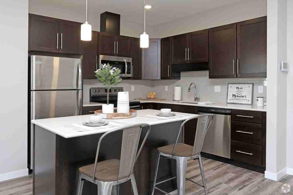 320 North - Photo 7 of 11