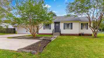 featured image of 7165 Government St