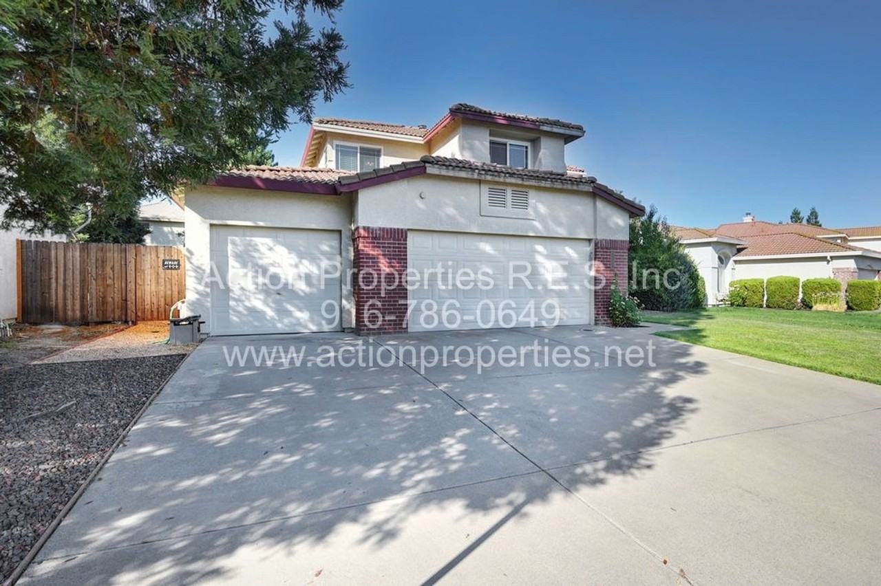 2835 Augusta Ct - Photo 2 of 50