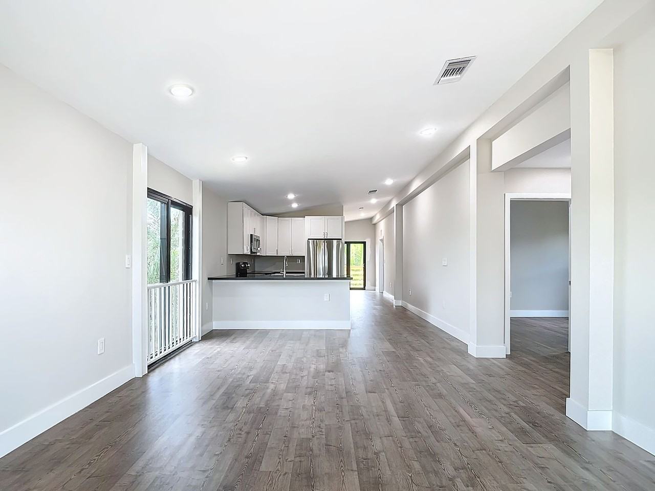 2505 Storter Ave - Photo 5 of 50