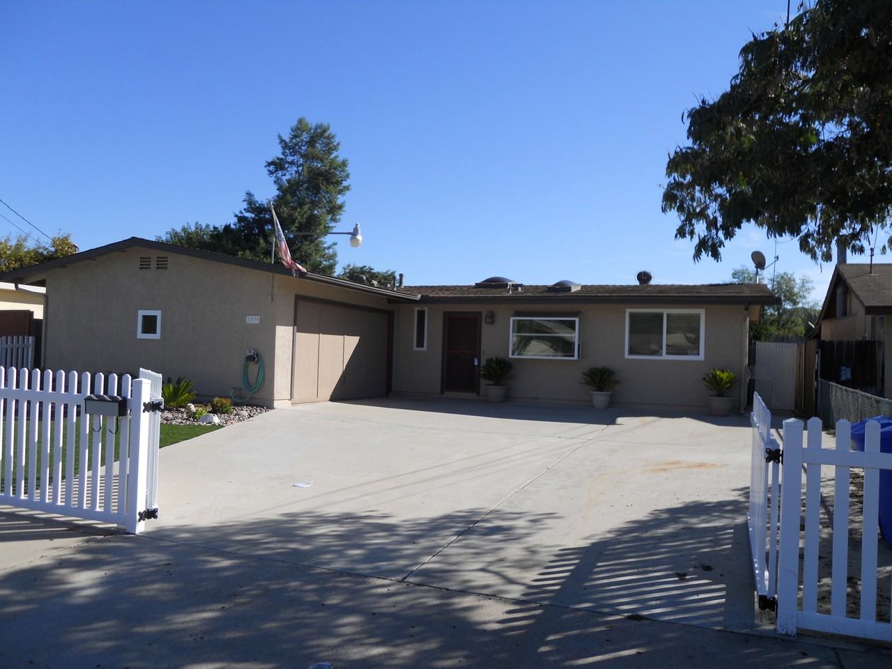 13139 Leaila Ln - Photo 2 of 21