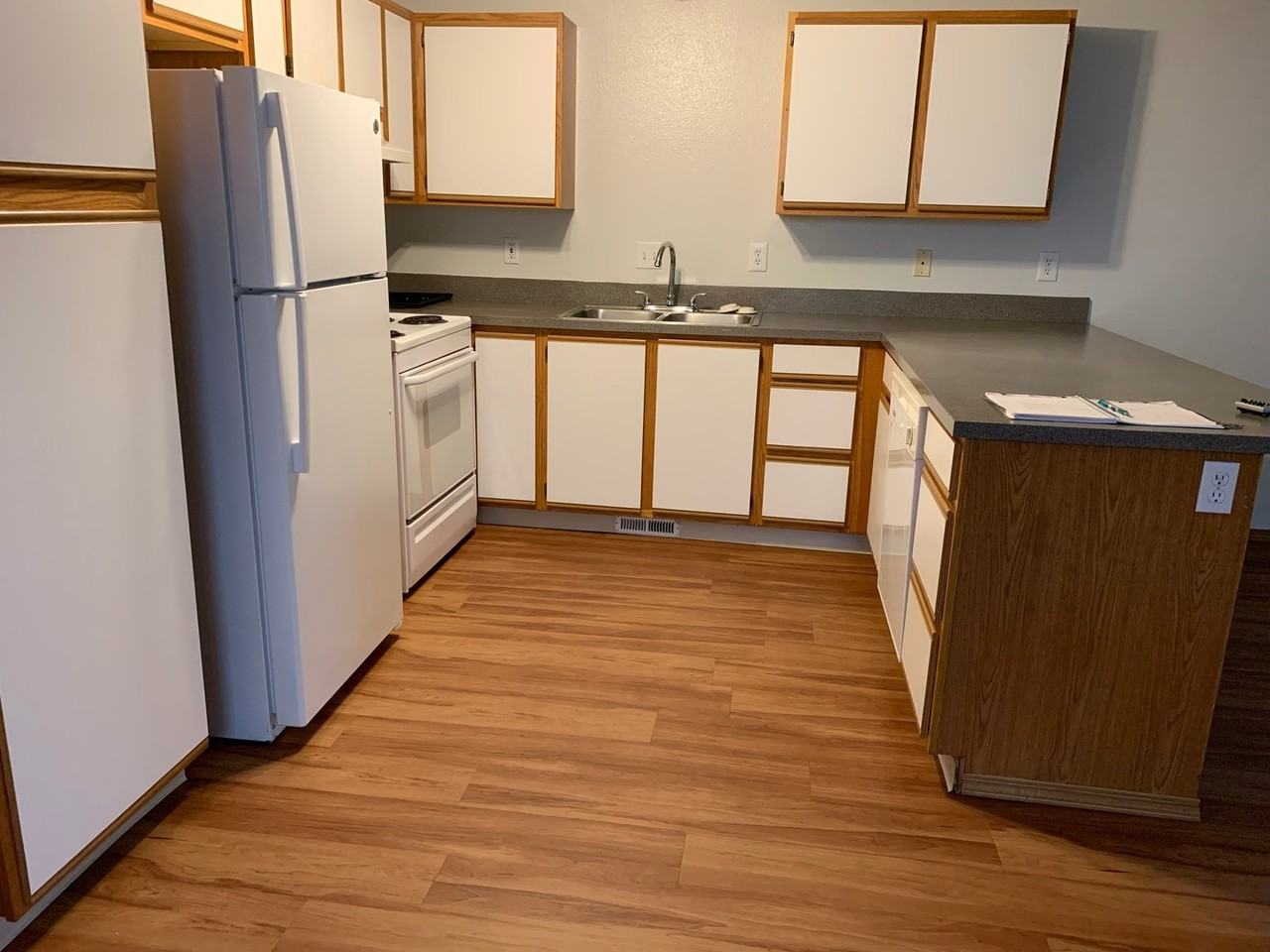 Catron Townhome apartments - Photo 3 of 11