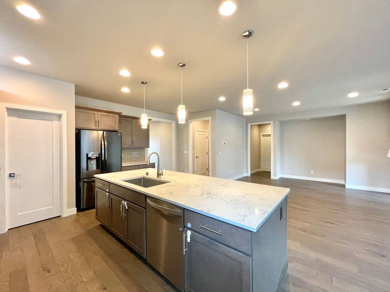 8810 Ne 177th St - Photo 4 of 35