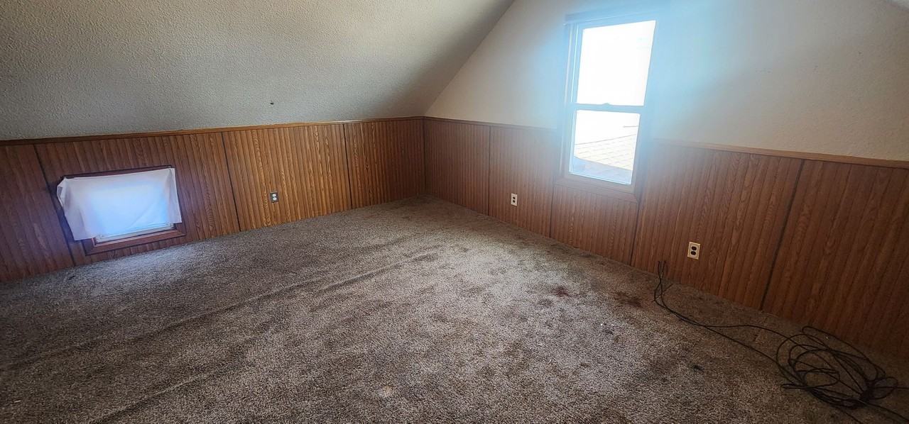1101 8th Ave Ne - Photo 5 of 13