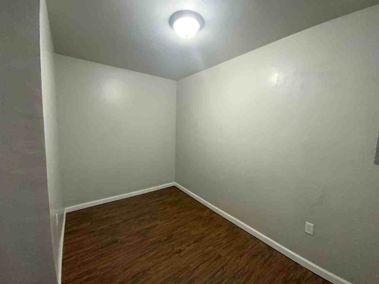 4206 N Donald Ave - Photo 5 of 24