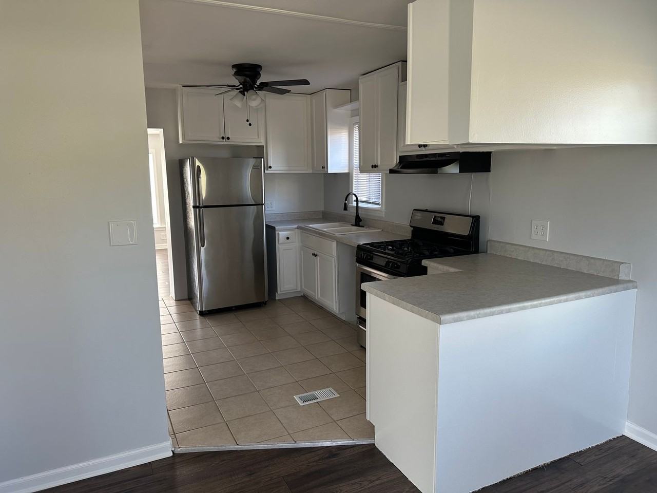 24137 W Beach Grove Rd - Photo 3 of 10