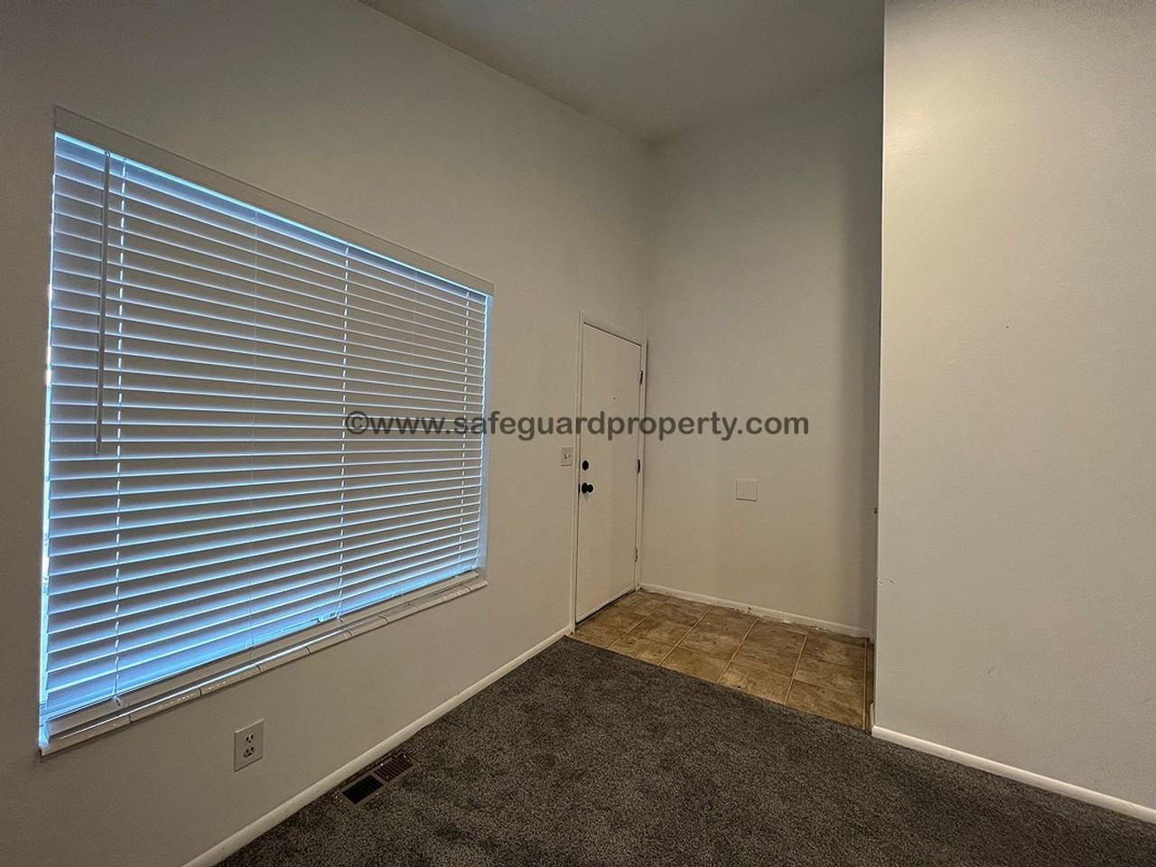 1906 E Jeremy Ct - Photo 5 of 22