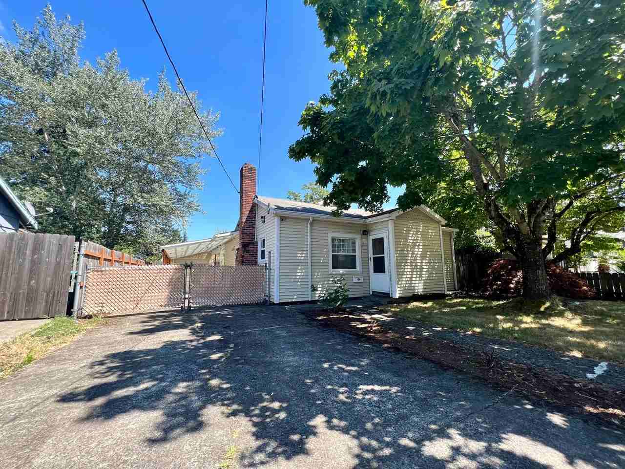 4616 Se 78th Ave - Photo 2 of 26