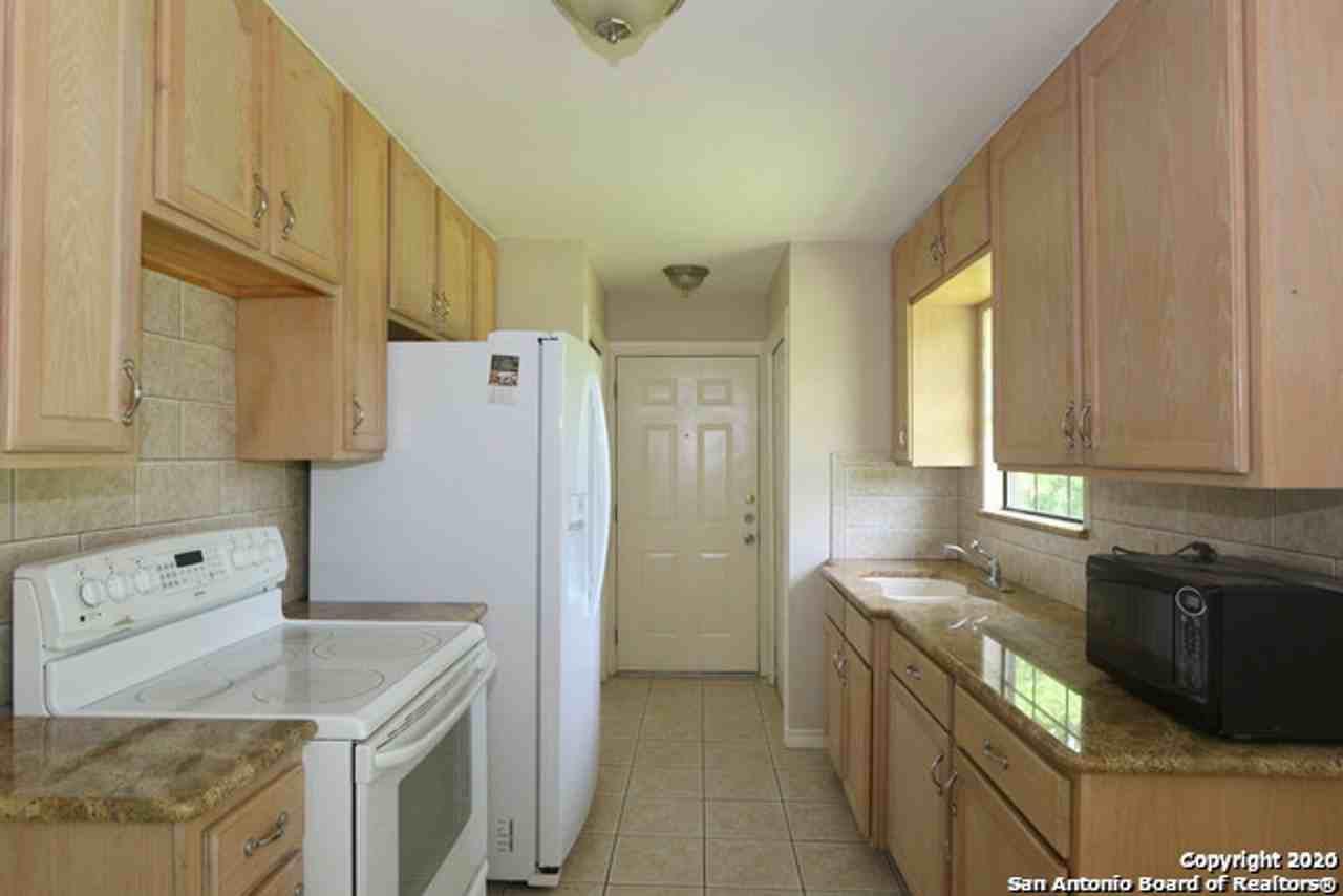 6827 Biscayne Dr - Photo 3 of 14