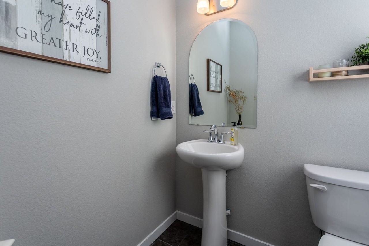 1720 Willow Park Way - Photo 4 of 43