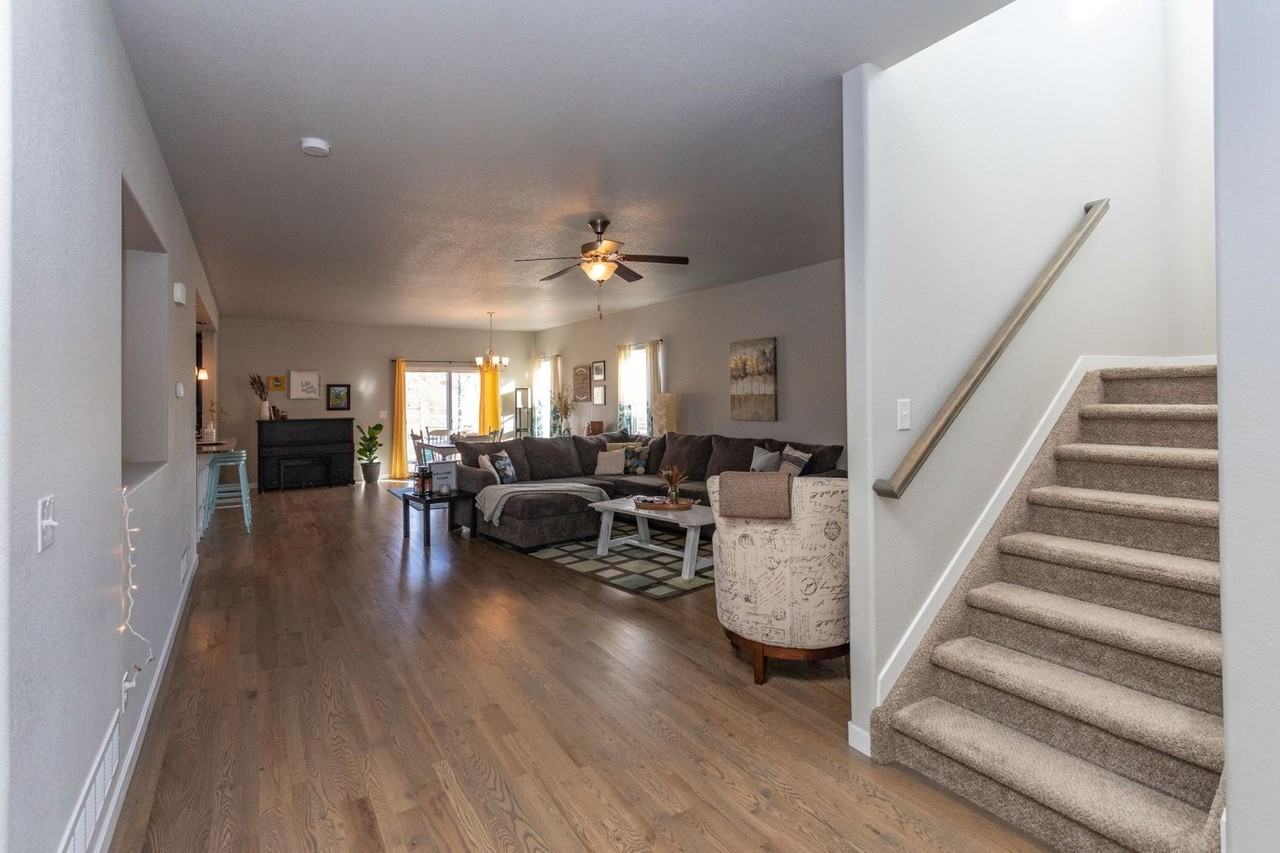 1720 Willow Park Way - Photo 5 of 43