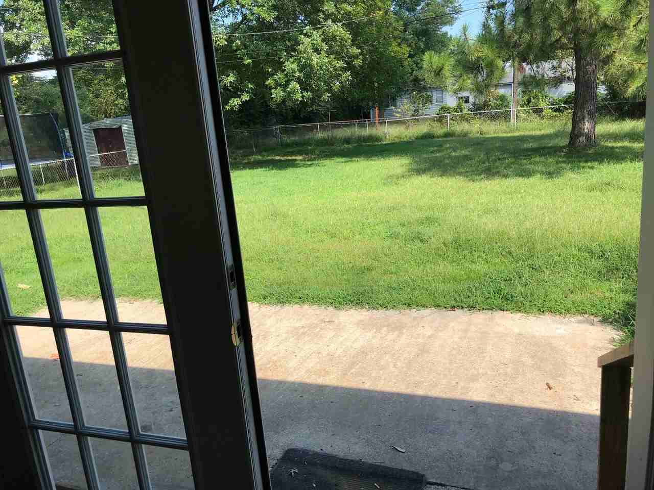 4921 S 32nd St - Photo 3 of 8