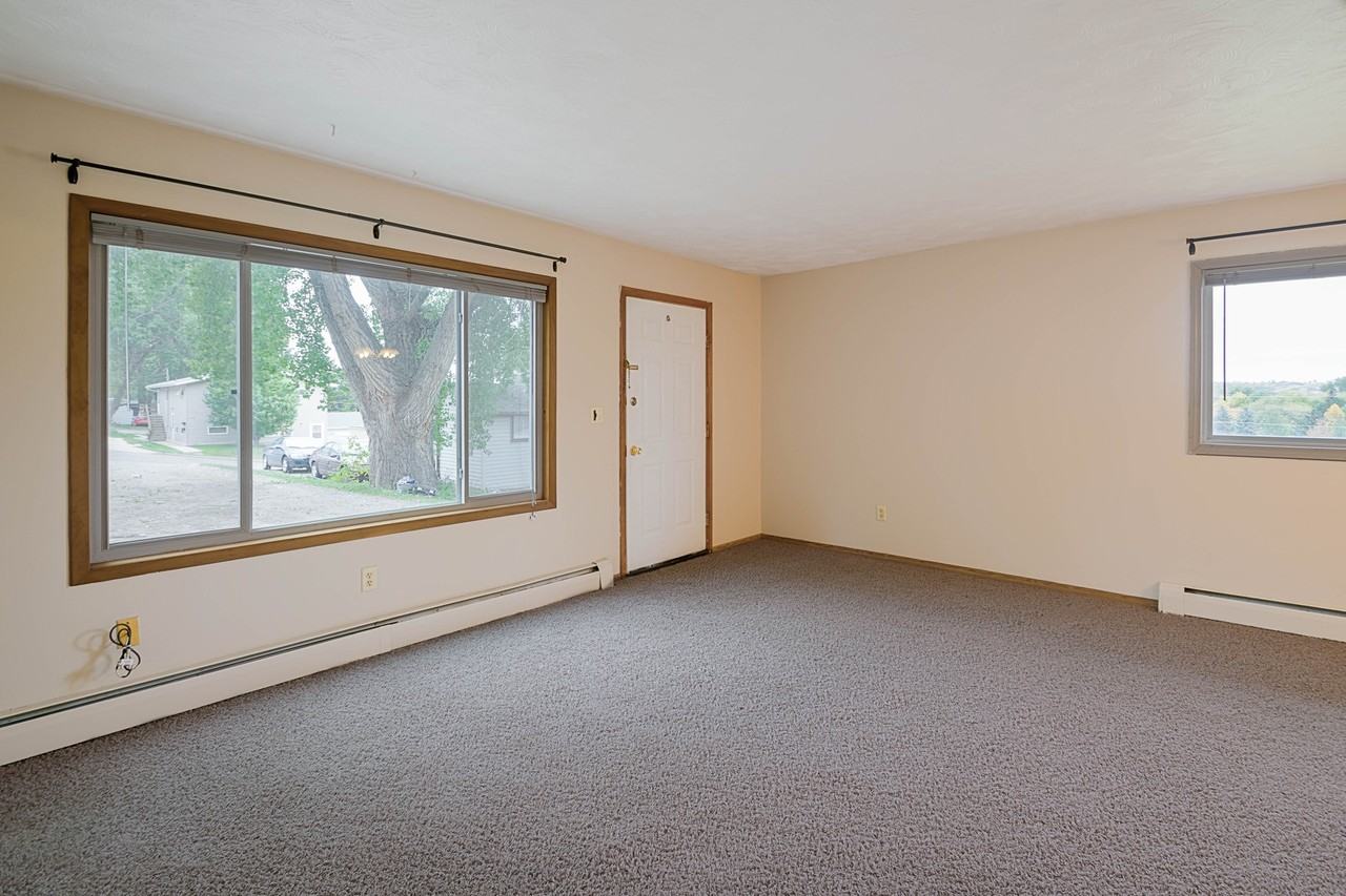 1123 11th Street NW - Photo 3 of 6