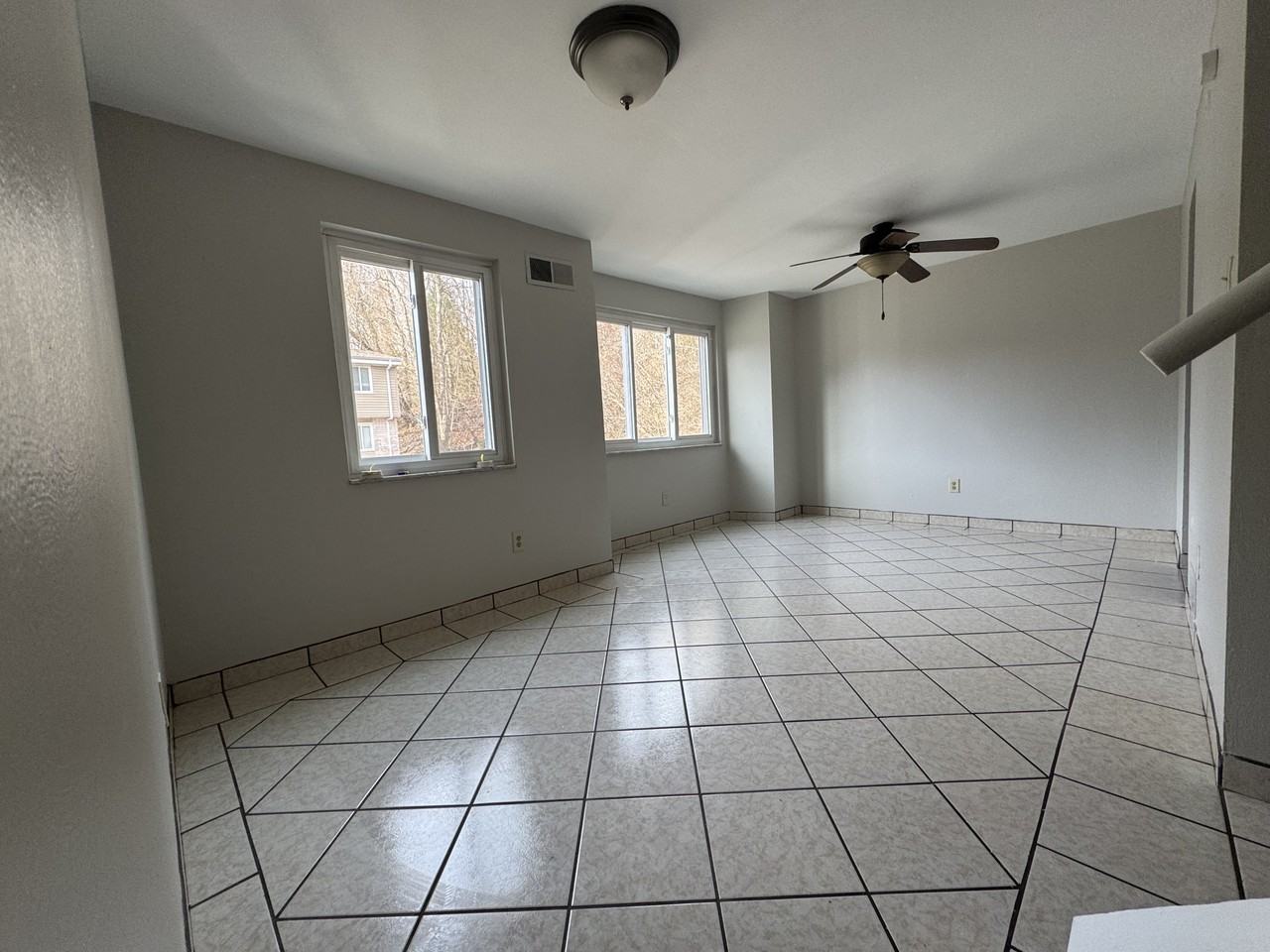 LINCOLN WAY TOWNHOUSES -- 010 - Photo 2 of 15