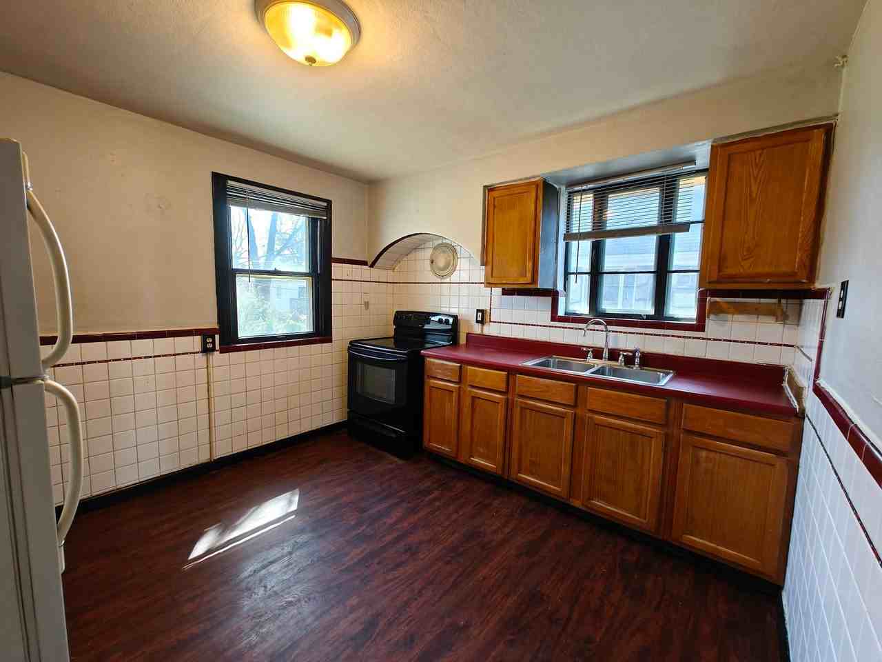 3210 Gary Dr - Photo 3 of 10