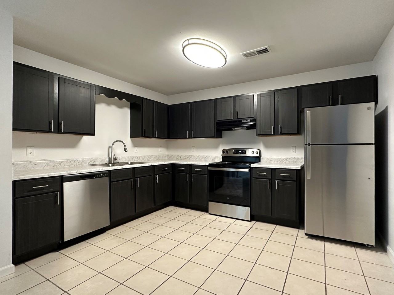 Fountain Square Apartments - Photo 3 of 7