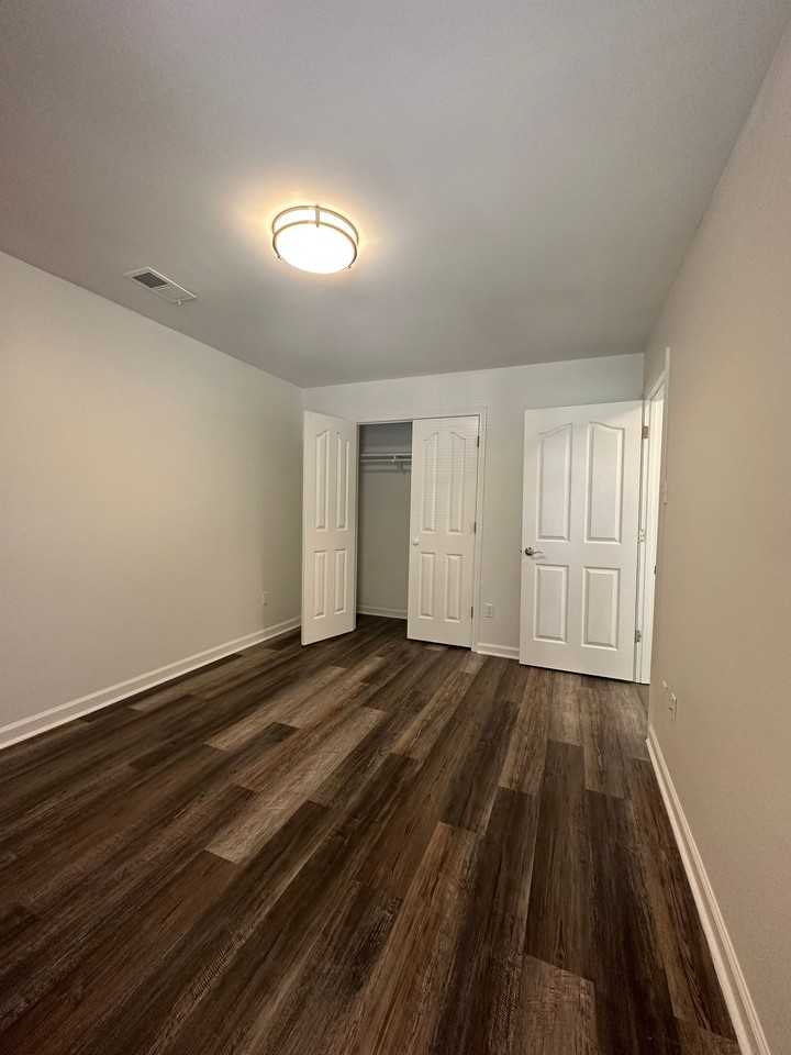 Fountain Square Apartments - Photo 4 of 7