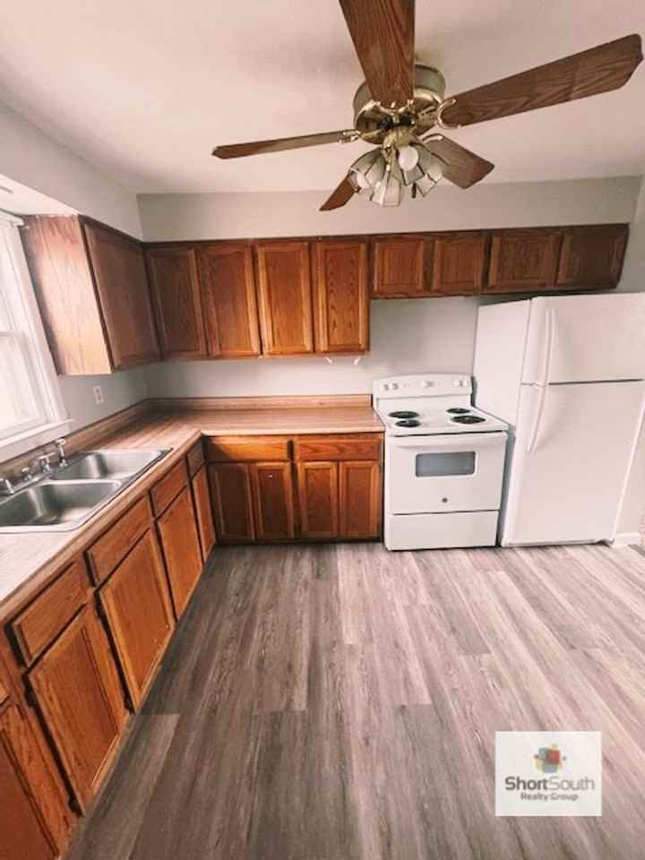 939 Foster Ave - Photo 2 of 9