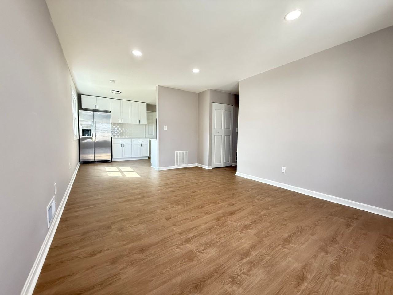 400 Vernon Ct - Photo 2 of 15